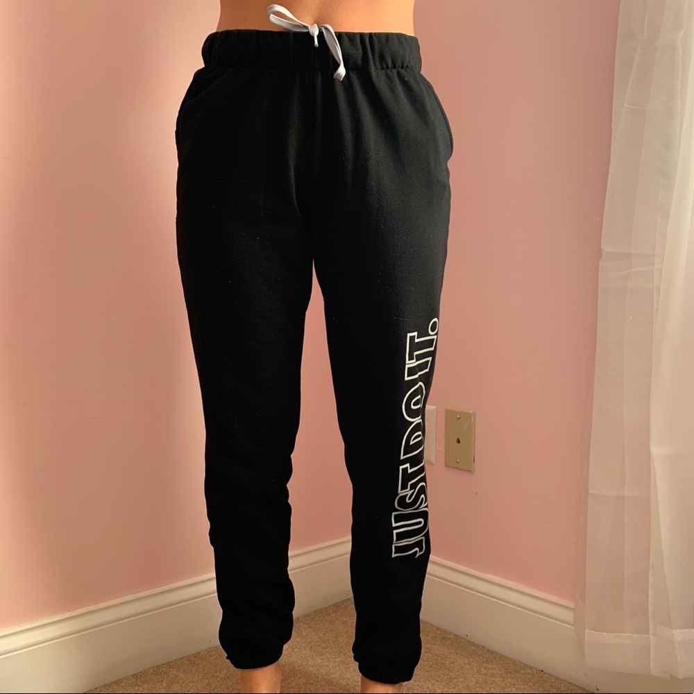 Nike Women’s Just Do It Joggers